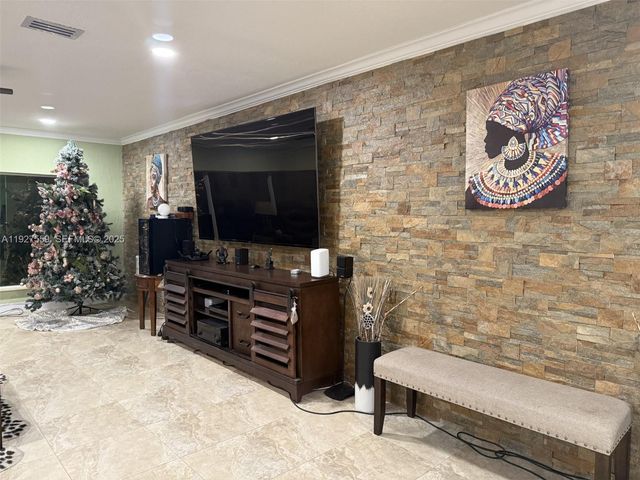 19051 SW 272nd St, Homestead, FL 33031