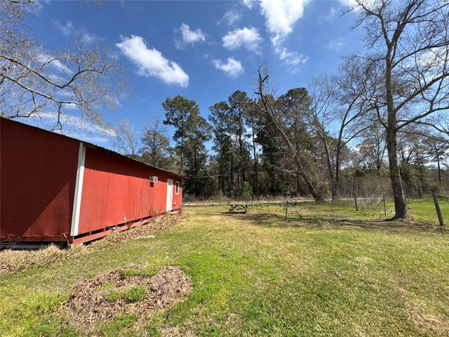 1821 E Beverly Drive, Shepherd, TX 77371
