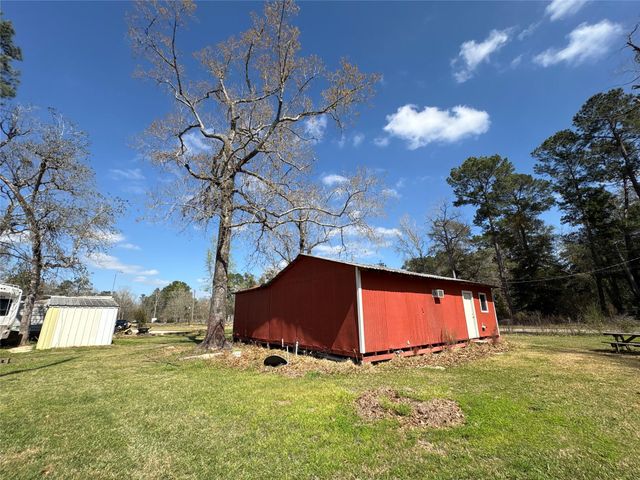 1821 E Beverly Drive, Shepherd, TX 77371