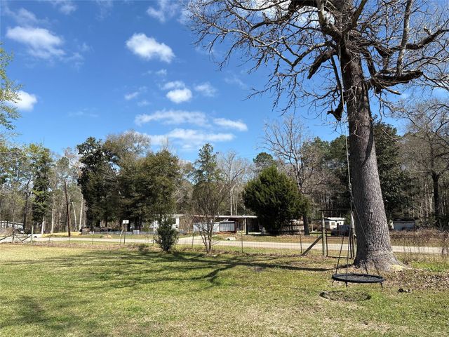 1821 E Beverly Drive, Shepherd, TX 77371