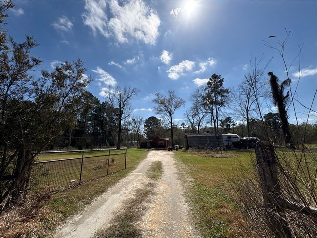 1821 E Beverly Drive, Shepherd, TX 77371