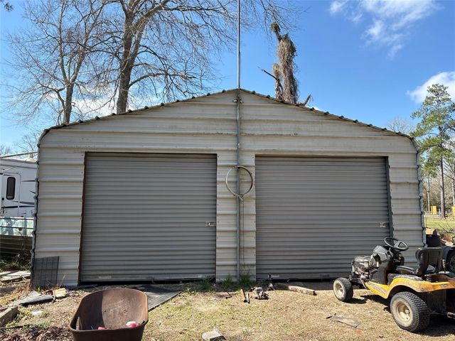 1821 E Beverly Drive, Shepherd, TX 77371