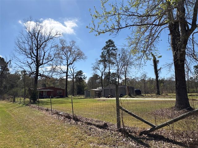 1821 E Beverly Drive, Shepherd, TX 77371