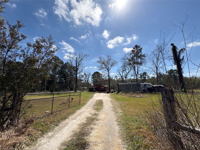 1821 E Beverly Drive, Shepherd, TX 77371