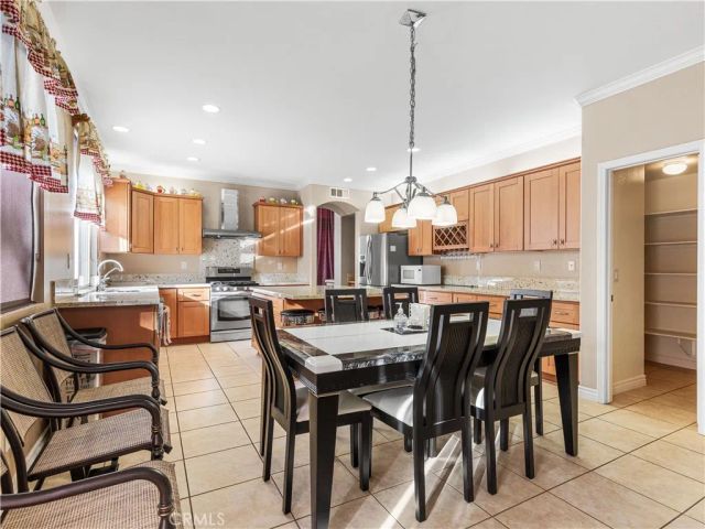 41129 Arron Court, Murrieta, CA 92562