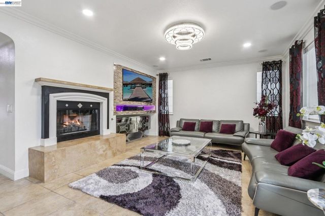 1322 COTTAGE GROVE COURT, Tracy, CA 95377