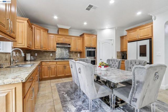 1322 COTTAGE GROVE COURT, Tracy, CA 95377