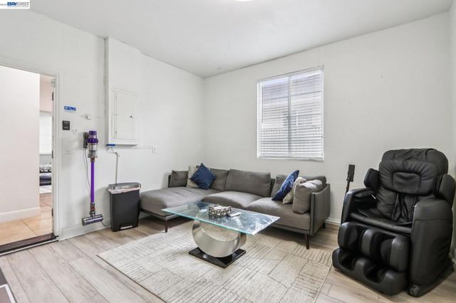 1322 COTTAGE GROVE COURT, Tracy, CA 95377