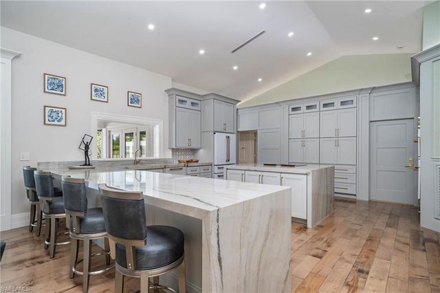 805 Lake Vista CT, Naples, FL 34108