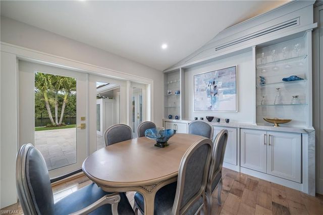 805 Lake Vista CT, Naples, FL 34108