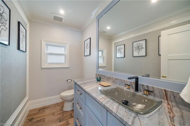 805 Lake Vista CT, Naples, FL 34108