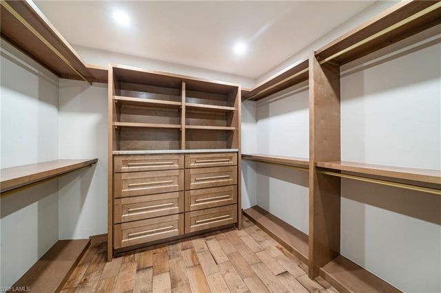 805 Lake Vista CT, Naples, FL 34108