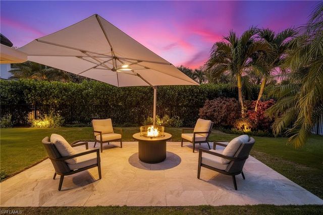 805 Lake Vista CT, Naples, FL 34108