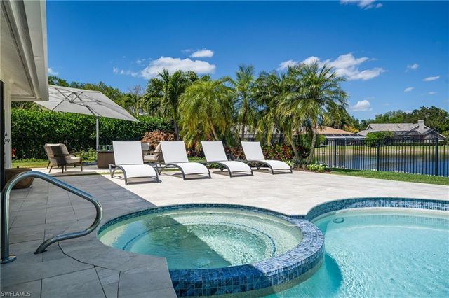 805 Lake Vista CT, Naples, FL 34108