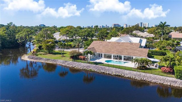 805 Lake Vista CT, Naples, FL 34108