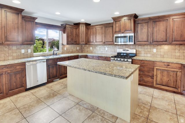 516 S 1175 W, Farmington, UT 84025