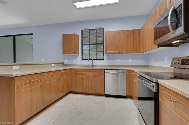 15454 Summit Place CIR 125, Naples, FL 34119