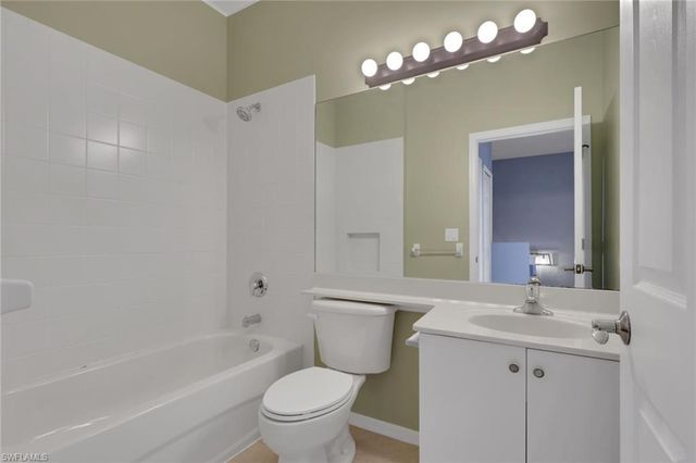 15454 Summit Place CIR 125, Naples, FL 34119
