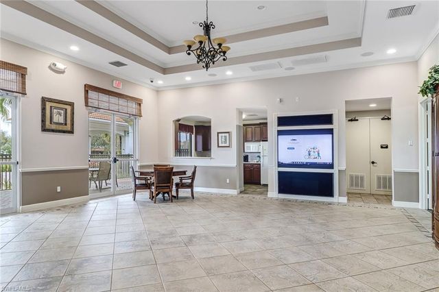 15454 Summit Place CIR 125, Naples, FL 34119