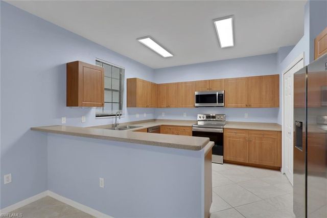 15454 Summit Place CIR 125, Naples, FL 34119