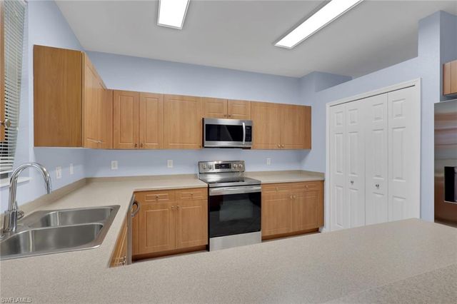 15454 Summit Place CIR 125, Naples, FL 34119