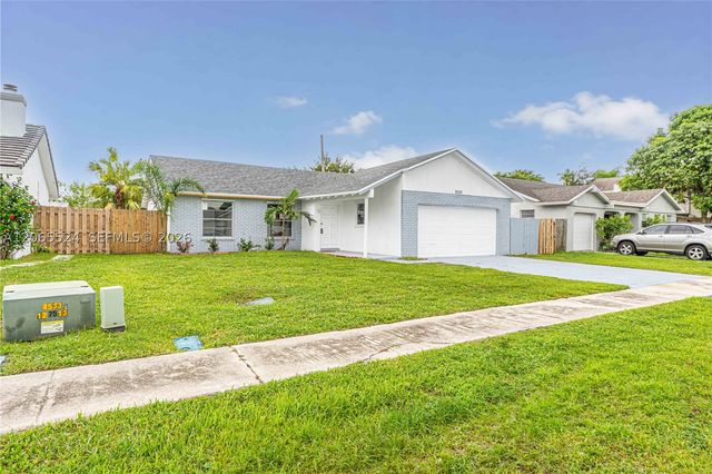 8500 SW 20th St, North Lauderdale, FL 33068
