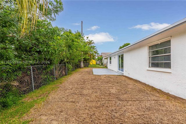 8500 SW 20th St, North Lauderdale, FL 33068