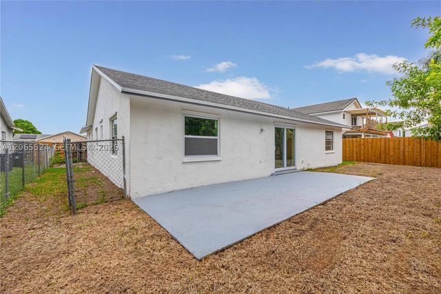 8500 SW 20th St, North Lauderdale, FL 33068