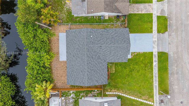 8500 SW 20th St, North Lauderdale, FL 33068