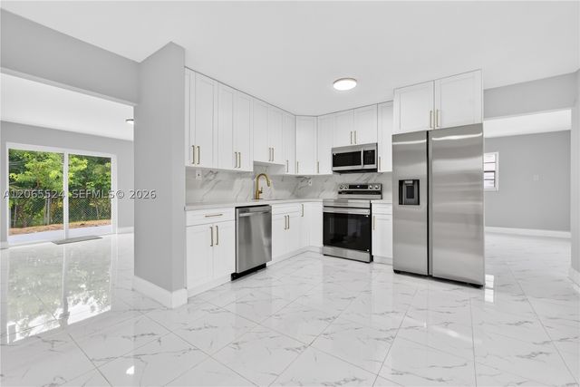 8500 SW 20th St, North Lauderdale, FL 33068