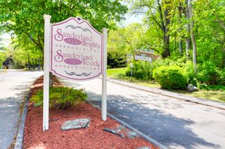 340 Sunderland Rd 2, Worcester, MA 01604
