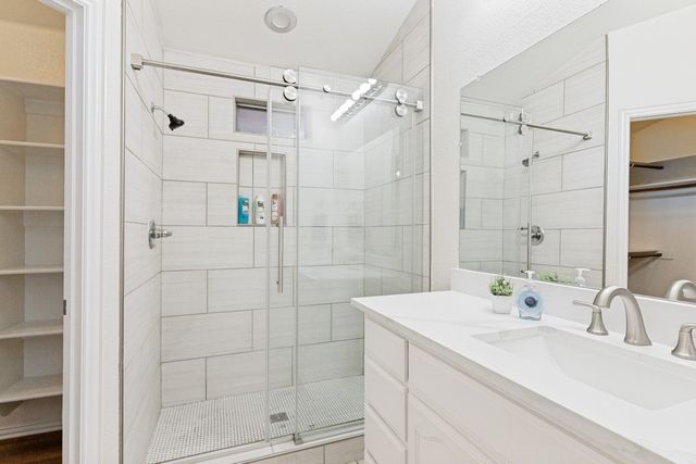 3172 Hollow Valley Drive, Fort Worth, TX 76244