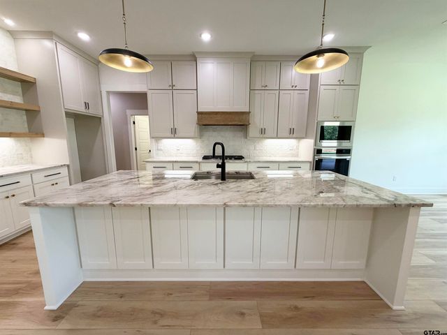 371 Heritage Way, Bullard, TX 75757