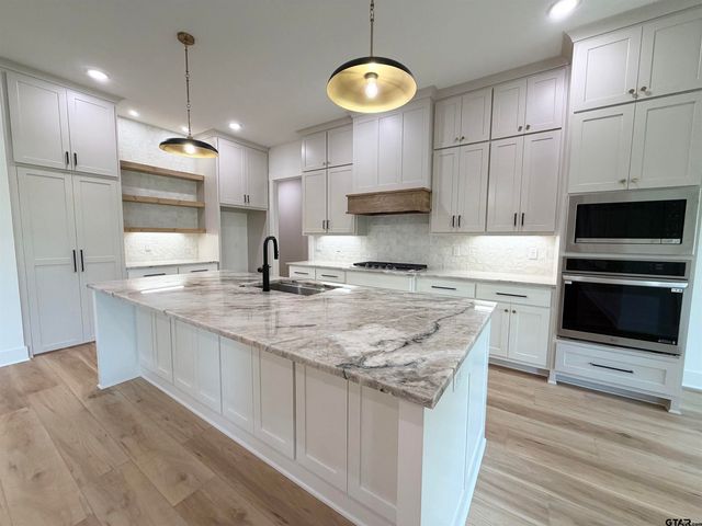 371 Heritage Way, Bullard, TX 75757