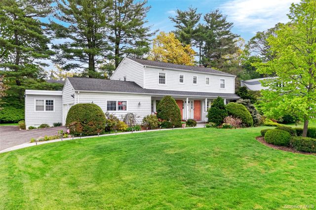 58 Hummingbird Drive, East Hills, NY 11576