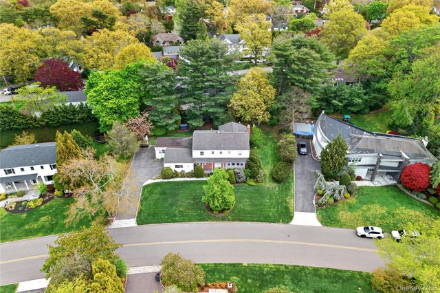 58 Hummingbird Drive, East Hills, NY 11576