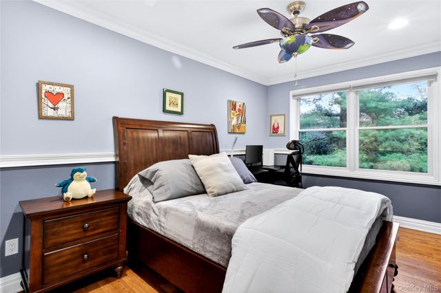 58 Hummingbird Drive, East Hills, NY 11576