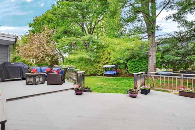 58 Hummingbird Drive, East Hills, NY 11576