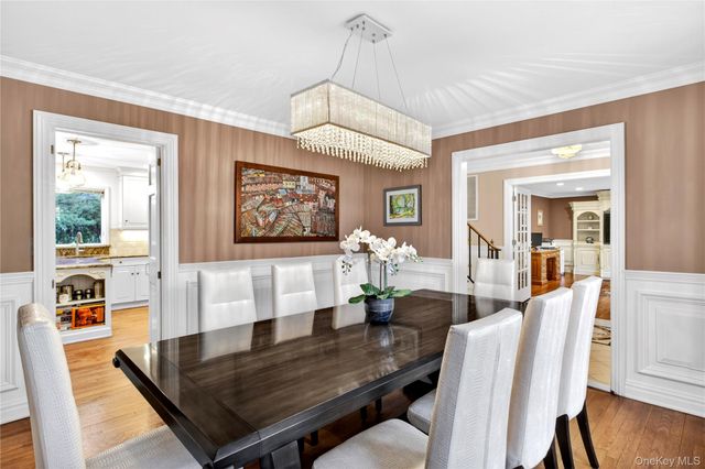 58 Hummingbird Drive, East Hills, NY 11576