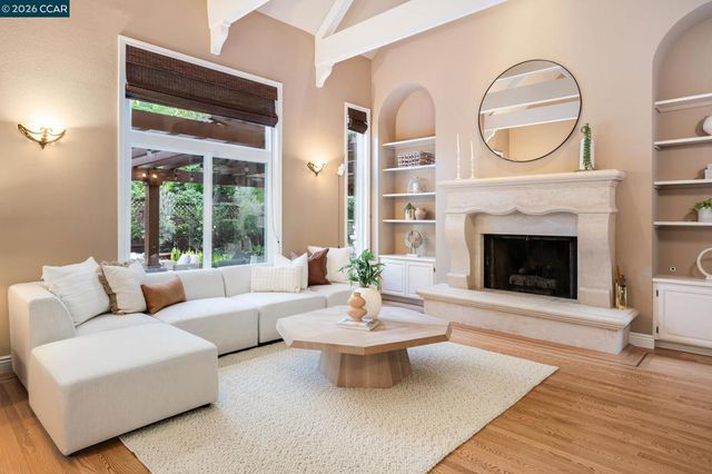 3271 Blackhawk Meadow Dr, Danville, CA 94506