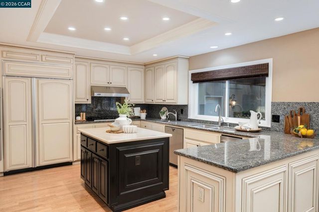 3271 Blackhawk Meadow Dr, Danville, CA 94506