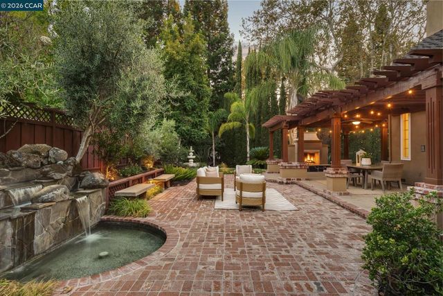 3271 Blackhawk Meadow Dr, Danville, CA 94506