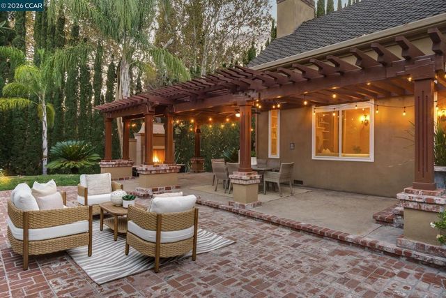 3271 Blackhawk Meadow Dr, Danville, CA 94506