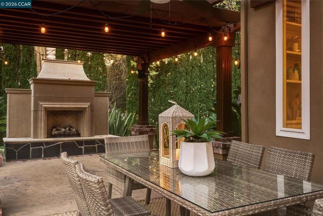 3271 Blackhawk Meadow Dr, Danville, CA 94506