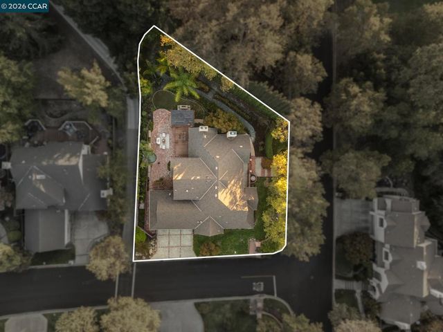 3271 Blackhawk Meadow Dr, Danville, CA 94506