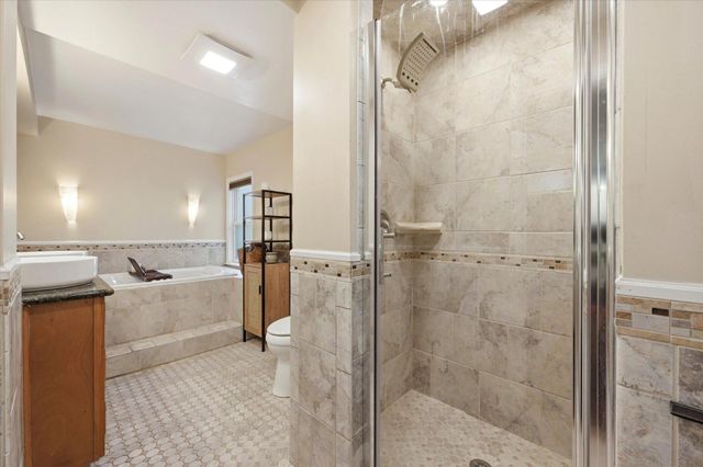 1229 GREENTREE LN, Penn Valley, PA 19072