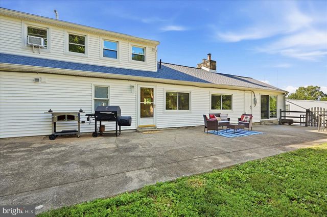 1229 GREENTREE LN, Penn Valley, PA 19072