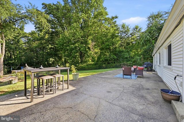 1229 GREENTREE LN, Penn Valley, PA 19072