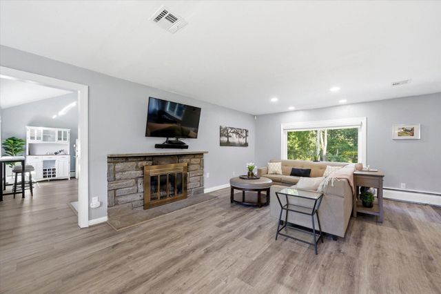 1229 GREENTREE LN, Penn Valley, PA 19072