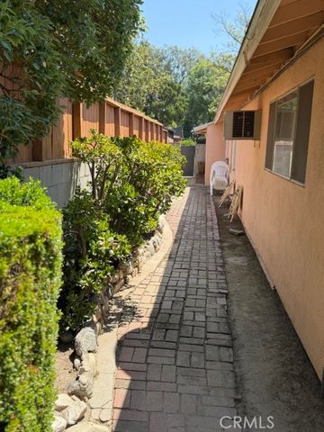 6927 Costello, Van Nuys, CA 91405